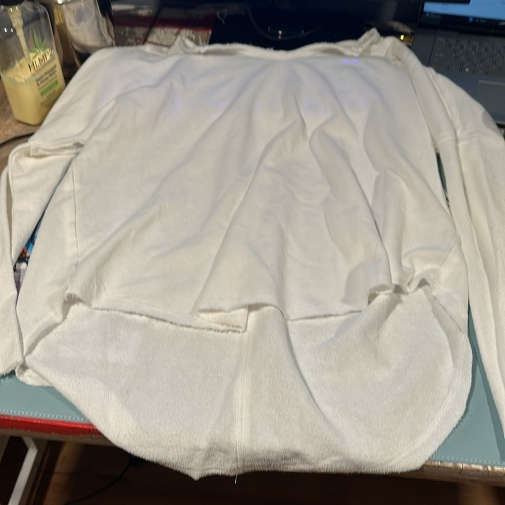 La Miel white long sleeve to texture sweater Lg seam down back Uneckline NWT - Picture 6 of 15